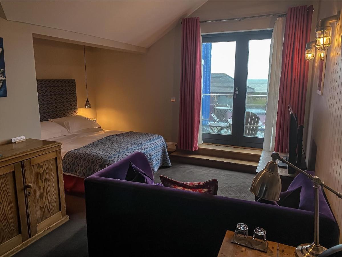 Harbourmaster Hotel أبيريرون المظهر الخارجي الصورة